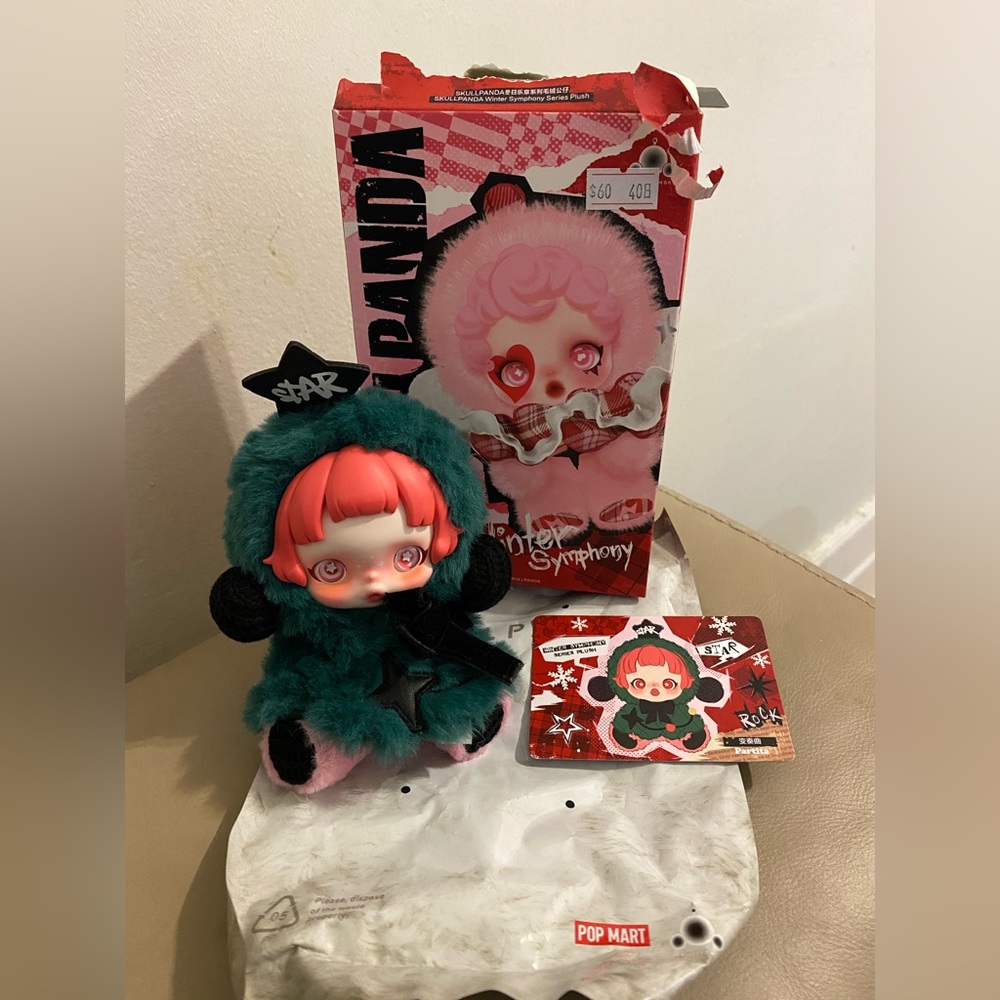 POPMART - SKULLPANDA winter symphony Partita